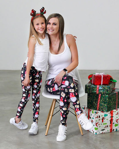 Gnoming Around Poppets Leggings